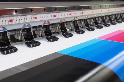 Large Format Printing In Marketing And Advertising, wide format printing, grand format printing, largescale graphics, outdoor advertising, visual marketing, promotional displays, billboards, banners, posters, trade show exhibits, signage solutions, brand visibility, creative advertising, eyecatching prints, innovative materials, marketing campaigns, impactful visuals, captivating graphics, advertising strategies, largescale promotions, print media, brand storytelling, immersive displays, modern advertising, audience engagement